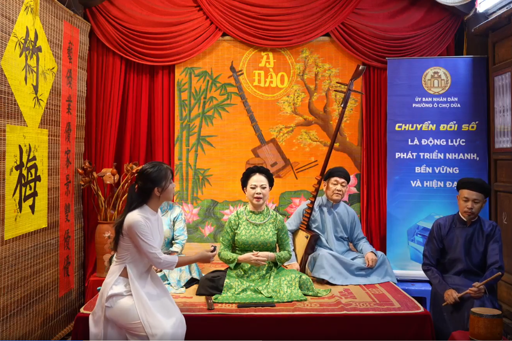 Di sản Hà Nội cùng "lên sóng" giữa 100 ngày chuyển đổi số (kỳ 4): "Rút ngắn khoảng cách" tới di sản - Ảnh 2. Di sản Hà Nội cùng "lên sóng" giữa 100 ngày chuyển đổi số (kỳ 4): "Rút ngắn khoảng cách" tới di sản - Ảnh 2.