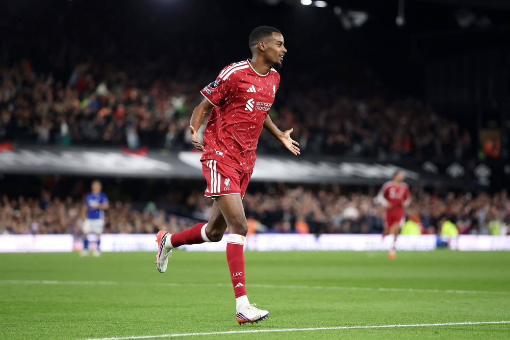 Quan điểm: Isak trở lại, Liverpool mỉm cười - Ảnh 1. Quan điểm: Isak trở lại, Liverpool mỉm cười - Ảnh 1.