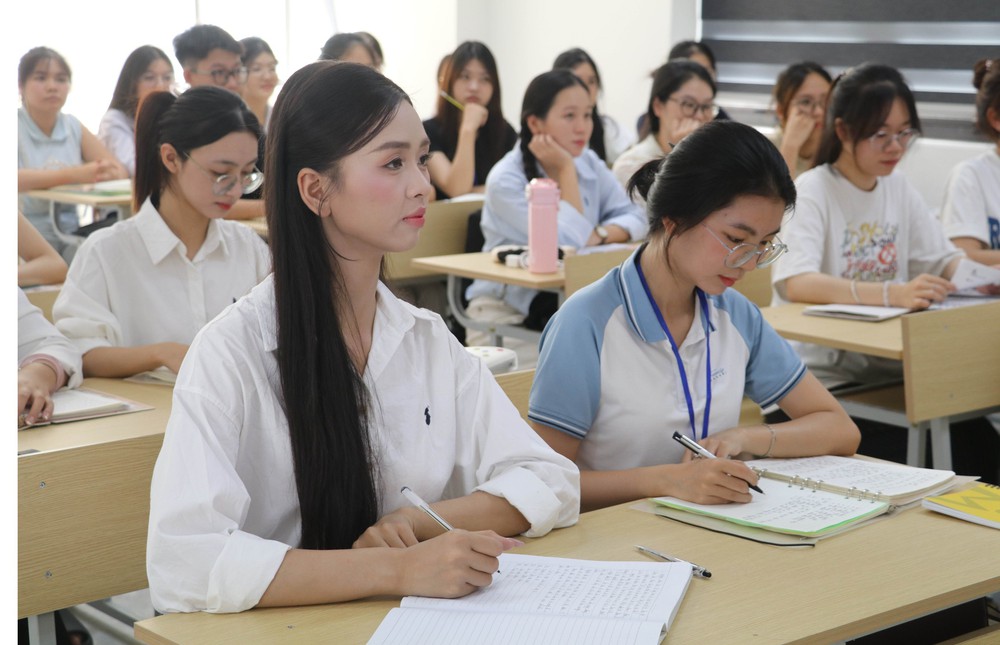 Từ tình yêu quê hương đến trách nhiệm của người trẻ - Ảnh 2. Từ tình yêu quê hương đến trách nhiệm của người trẻ - Ảnh 2.