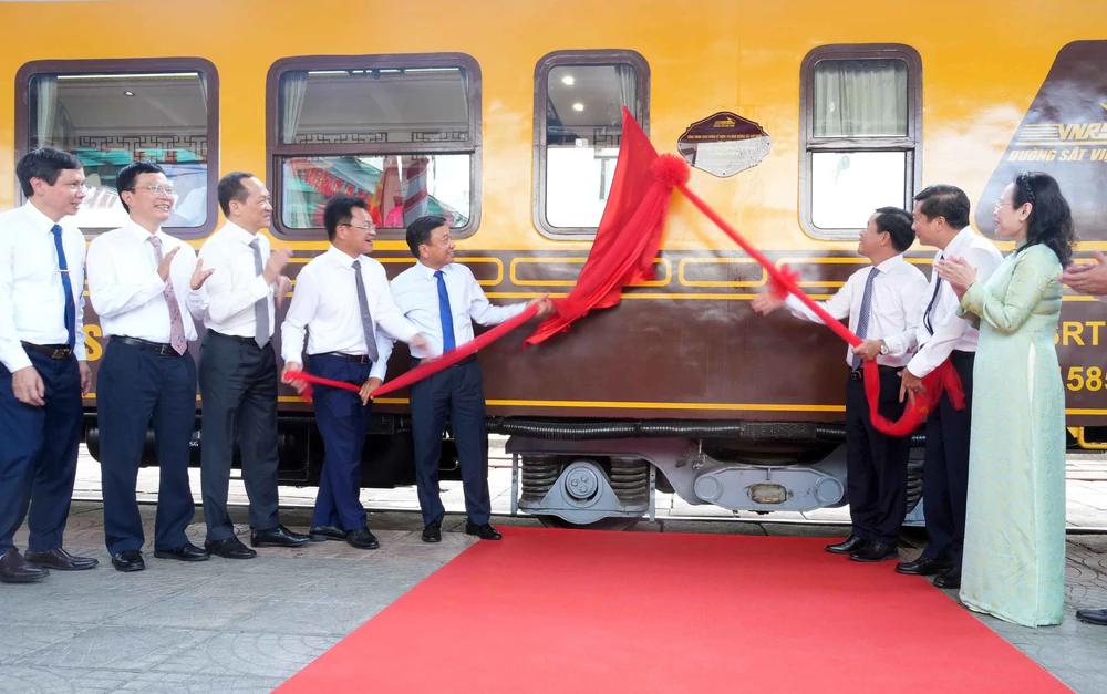 Quyết tâm biến đoàn tàu di sản thành động lực góp phần phát triển du lịch - Ảnh 1.