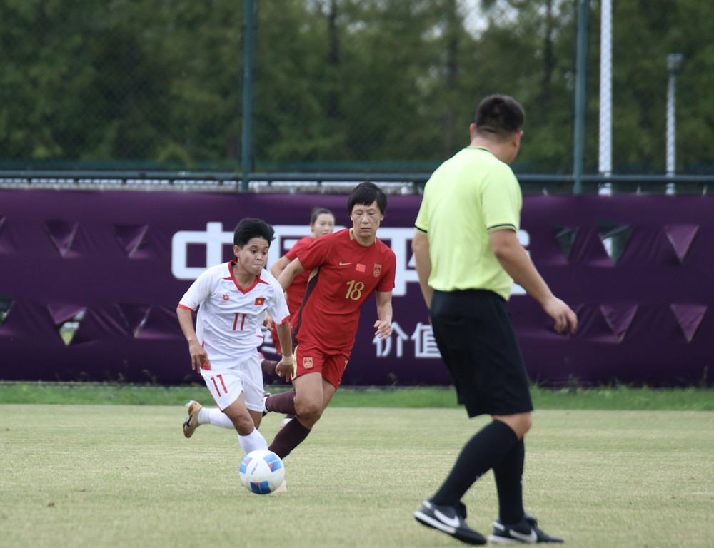 ĐT nữ Việt Nam thua ĐT nữ Trung Quốc trong trận giao hữu trước thềm ASIAD 2026 - Ảnh 1. ĐT nữ Việt Nam thua ĐT nữ Trung Quốc trong trận giao hữu trước thềm ASIAD 2026 - Ảnh 1.