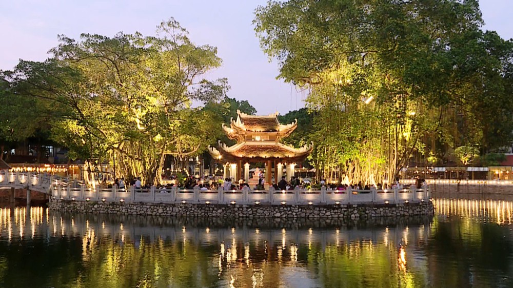 Luật Thủ đô mở rộng không gian sáng tạo cho các thiết chế văn hóa Hà Nội - Ảnh 2. Luật Thủ đô mở rộng không gian sáng tạo cho các thiết chế văn hóa Hà Nội - Ảnh 2.