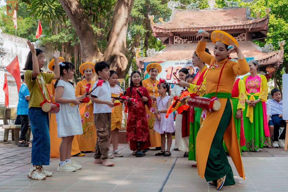 Di sản Hà Nội cùng "lên sóng" giữa 100 ngày chuyển đổi số (kỳ 5 & hết): "Trao quyền" để học sinh chủ động khám phá di sản - Ảnh 1.
