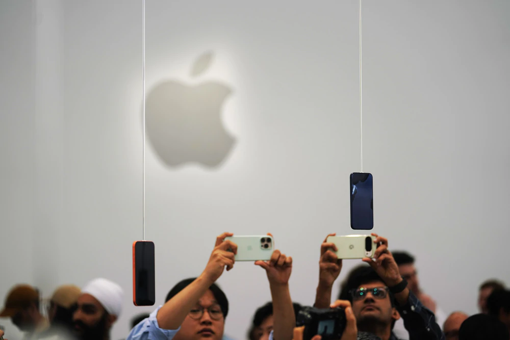 Apple ra mắt "vũ khí" mới iPhone màn hình gập cùng iPhone 18 - Ảnh 5. Apple ra mắt "vũ khí" mới iPhone màn hình gập cùng iPhone 18 - Ảnh 5.