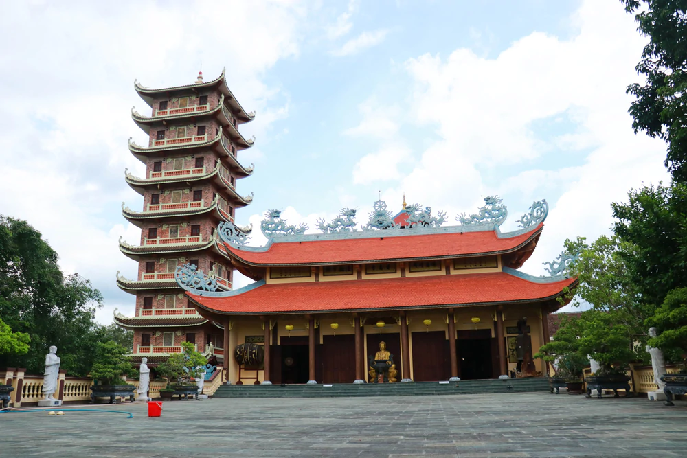 Chùa Cam Lộ - nơi có bảo tháp thờ Phật và Xá lợi Phật cao nhất Việt Nam - Ảnh 1. Chùa Cam Lộ - nơi có bảo tháp thờ Phật và Xá lợi Phật cao nhất Việt Nam - Ảnh 1.