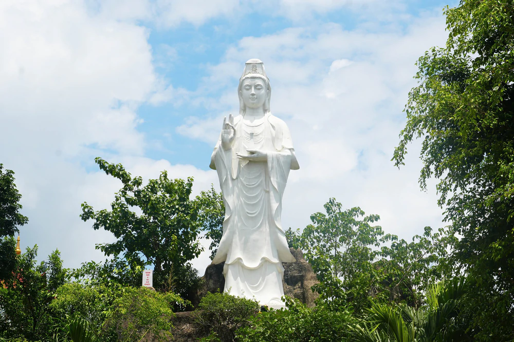 Chùa Cam Lộ - nơi có bảo tháp thờ Phật và Xá lợi Phật cao nhất Việt Nam - Ảnh 10. Chùa Cam Lộ - nơi có bảo tháp thờ Phật và Xá lợi Phật cao nhất Việt Nam - Ảnh 10.