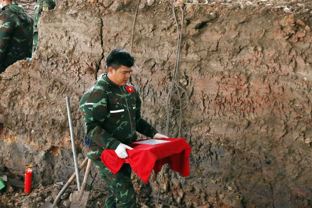 Phát hiện thêm rãnh mộ tập thể liệt sĩ tại công viên Lê Thị Riêng - Ảnh 5. Phát hiện thêm rãnh mộ tập thể liệt sĩ tại công viên Lê Thị Riêng - Ảnh 5.