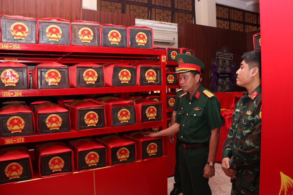 Phát hiện thêm rãnh mộ tập thể liệt sĩ tại công viên Lê Thị Riêng - Ảnh 8. Phát hiện thêm rãnh mộ tập thể liệt sĩ tại công viên Lê Thị Riêng - Ảnh 8.