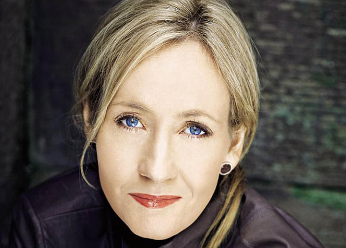 J.K. Rowling: Khao khát 'giải phóng' trẻ mồ côi
