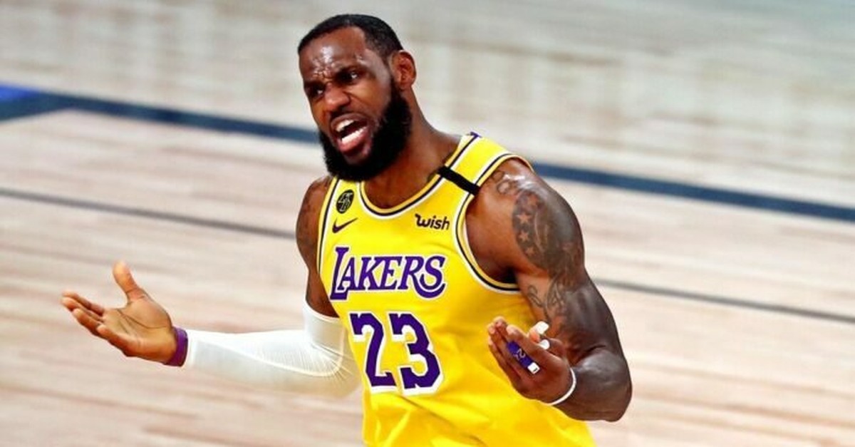 LeBron James và những cầu thủ tranh cãi với trọng tài nhiều nhất