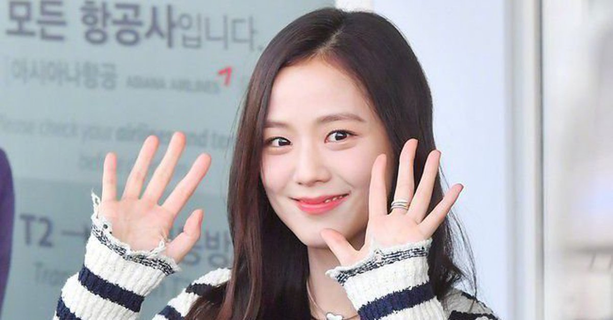 Jisoo (BLACKPINK) chiếm trọn spotlight khi tham dự Paris Fashion