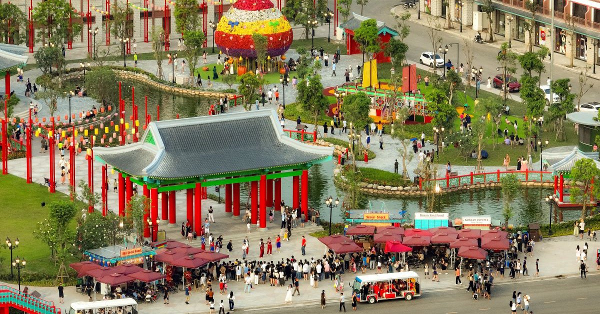 Vui chơi tới bến, check-in 