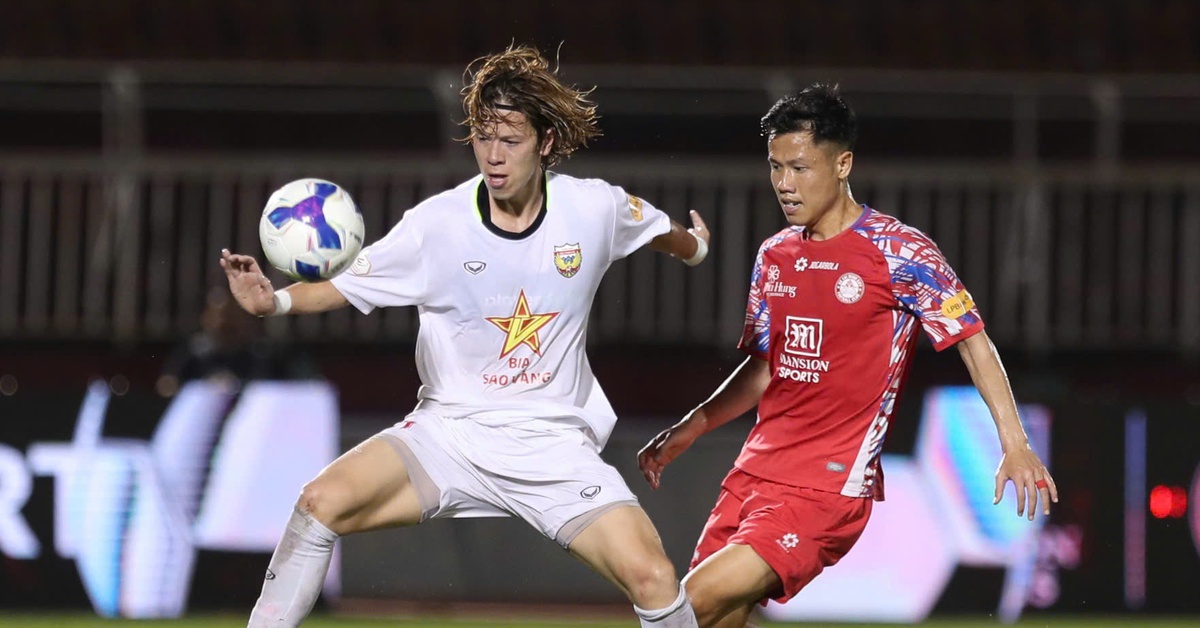 Thăng hoa ở CLB, cầu thủ Việt kiều được đặc cách lên ĐT Việt Nam 2 Công Phượng, Viktor Lê ghi điểm với HLV Kim Sang Sik