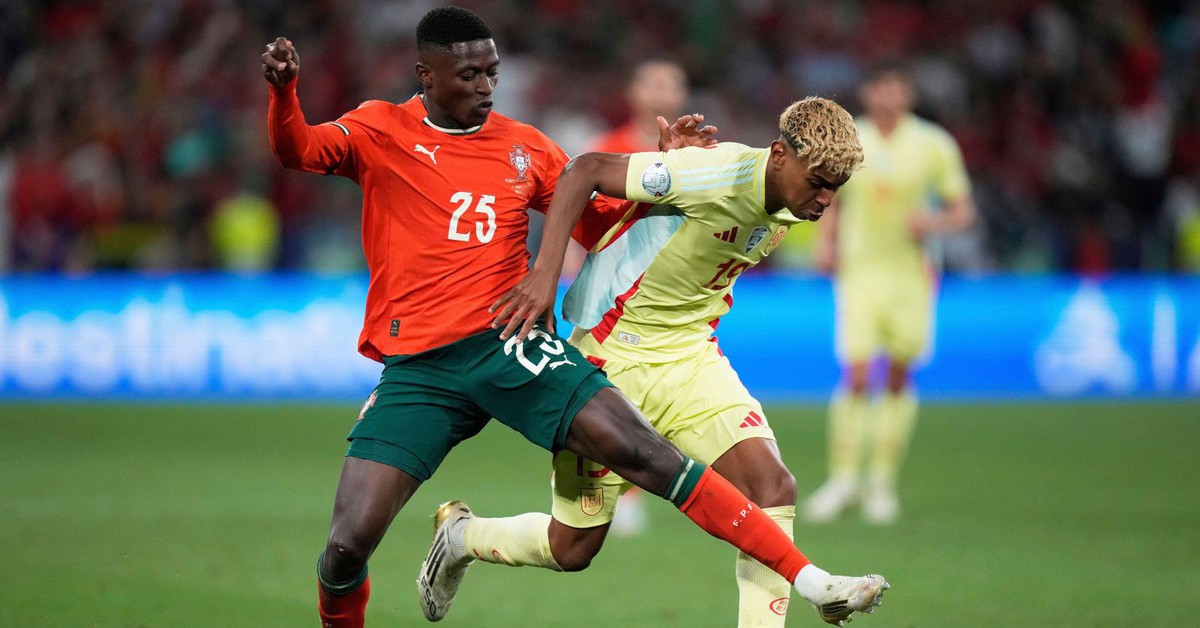 Image hình ảnh hình ảnh hình ảnh Nuno Mendes - Hậu vệ PSG 'bỏ túi' Lamine Yamal và ghi bàn cho ĐT Bồ Đào Nha, vô ...