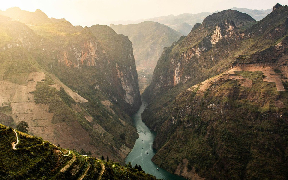 Ha Giang Loop: Cung đường khiến du khách quốc tế "phải lòng" Việt Nam