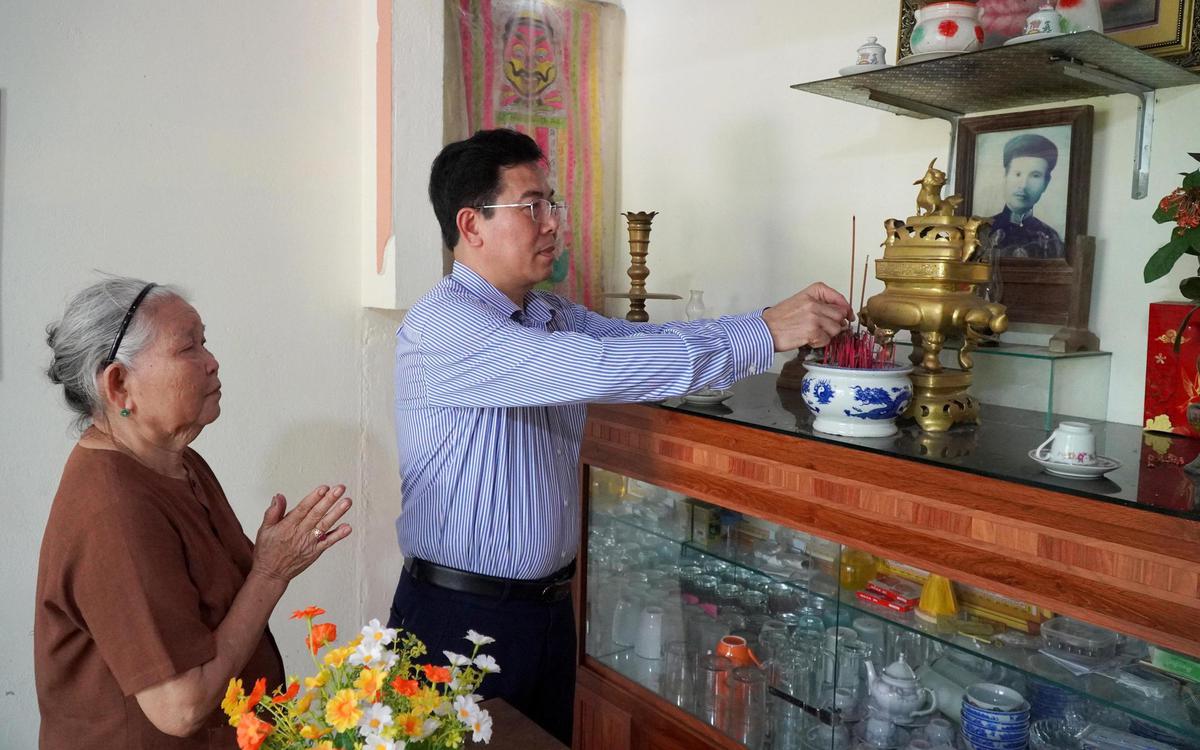 Sau 65 năm, bức di ảnh giúp tìm lại thân nhân cán bộ đi B