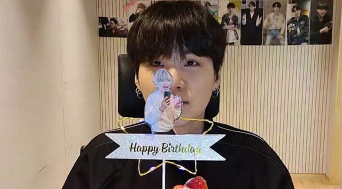 MYGvn  Sỉ Lẻ Bánh Bao Hấp 400 Tỷ Won  210309TRANS SUGA VLIVE HAPPY  BIRTHDAY TO ME SUGA Hôm nay là ngày sinh nhật của mình đó JK Xin chào  mọi