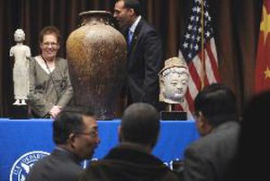Mỹ trao trả cổ vật về Trung Quốc