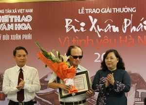 Nghệ sĩ guitar Văn Vượng giành Giải thưởng Lớn, giải Bùi Xuân Phái