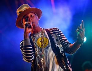 Pharrell Williams thành biểu tượng thời trang của năm
