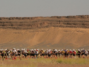 Vượt mặt tử thần qua sa mạc Sahara