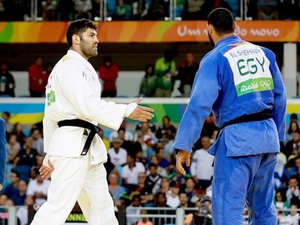 VĐV judo Ai Cập bị đuổi về nước vì... từ chối bắt tay đối thủ Israel ở Olympic Rio