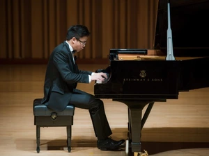 'Cậu bé vàng' Nguyễn Việt Trung về nước trình diễn Chopin