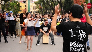 Nhạc sĩ Lưu Quang Minh 'thai nghén đứa con đầu lòng' cùng nhạc sĩ Quốc Trung