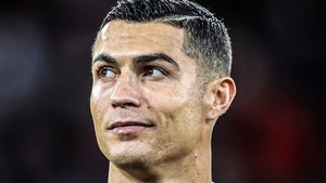 Cà phê đầu tuần: Sự đố kỵ của Ronaldo
