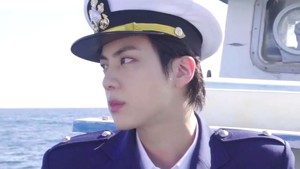 ARMY phát cuồng vì thuỷ thủ Jin BTS trong bộ ảnh cá nhân mới