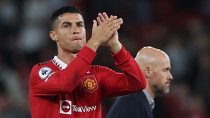 Ronaldo chỉ trích cầu thủ trẻ MU, khen ngợi Solskjaer