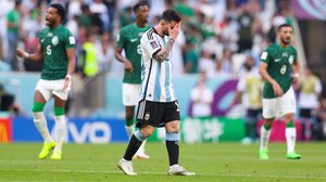 BÌNH LUẬN: Nỗi buồn Messi, và khúc tráng ca Ả rập Xê út