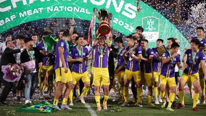 Bóng đá Việt Nam trưa ngày 28/11: Hà Nội FC tạo cột mốc lịch sử