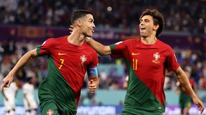 Tin nóng bóng đá sáng 29/11: Xác định 3 đội vào vòng 1/8 World Cup