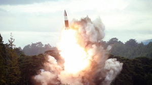 Tokyo: Tên lửa của Triều Tiên rơi ngoài vùng đặc quyền kinh tế Nhật Bản