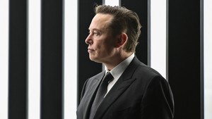 Tỷ phú E.Musk bán hàng triệu cổ phiếu của Tesla