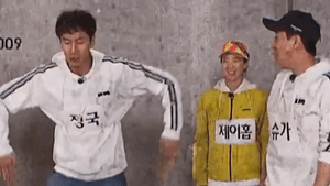 Điệu nhảy 'kỳ dị' đang viral của Wednesday đã là gì so với Lee Kwang Soo!