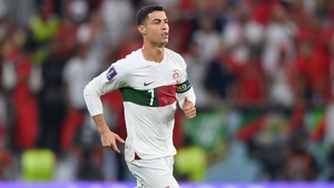 Ronaldo cân bằng kỷ lục thế giới ở trận gặp Ma rốc