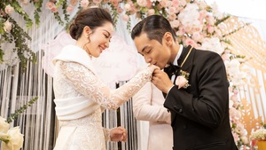 Khánh Thi bật khóc nức nở khi được nhà chồng công nhận danh phận trong lễ thành hôn