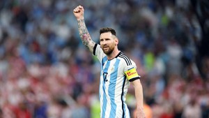 Messi vượt Batistuta, đi vào lịch sử bóng đá Argentina