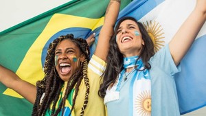 Tin nóng bóng đá tối 17/12: 33% CĐV Brazil ủng hộ Argentina