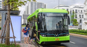 Cần cơ chế đột phá để "xanh hóa xe buýt" cho Thủ đô