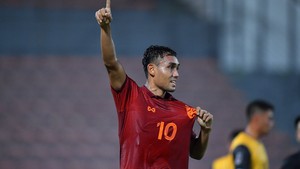 Teerasil Dangda chạm mốc 20 bàn ở AFF Cup, người Thái có vui?
