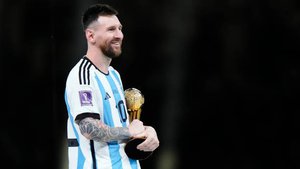 Messi cam kết ở lại PSG