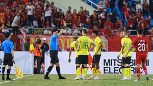 Cựu tuyển thủ Đặng Phương Nam: 'Nên phạt Văn Hậu trước, dù thẻ đỏ cho Malaysia là chính xác'
