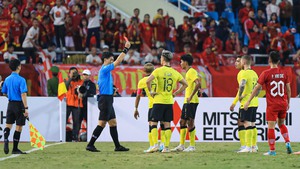 Báo Đông Nam Á phản ứng bất ngờ về quyết định của trọng tài trận Việt Nam - Malaysia