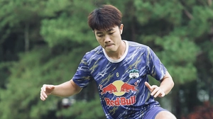 HLV Khánh Hòa khẳng định không ký hợp đồng với Lương Xuân Trường