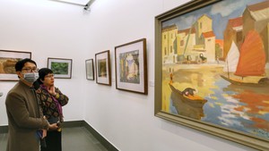 Triển lãm 'Sắc màu Xuân đất nước' tại Bảo tàng Mỹ thuật Việt Nam