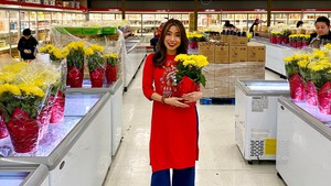 Người Việt đón Tết ở nước ngoài: Bánh chưng, dưa hành chẳng thiếu thứ gì, mong một năm sung túc vẹn toàn!