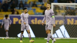 HLV Al Nassr trách Ronaldo bỏ lỡ cơ hội 'thay đổi trận đấu'